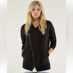 Lululemon Mula Bundle Wrap